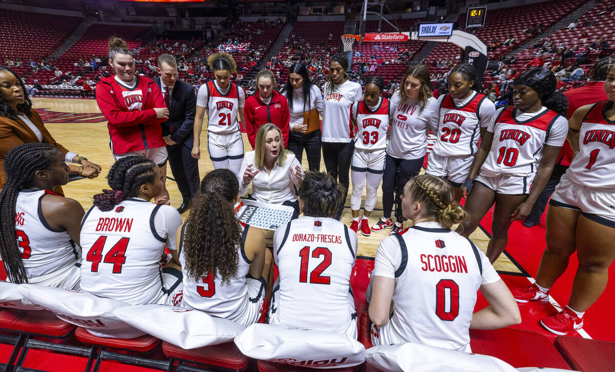 UNLV Lady Rebels head coach Lindy La Rocque talks to her team during the second half of their N ...