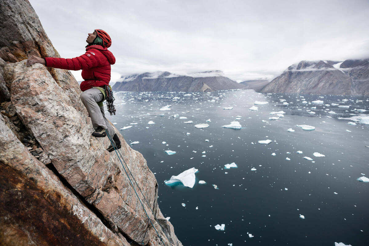 Alex Honnold climbing Ingmikortilaq. (photo credit: National Geographic/Pablo Durana)