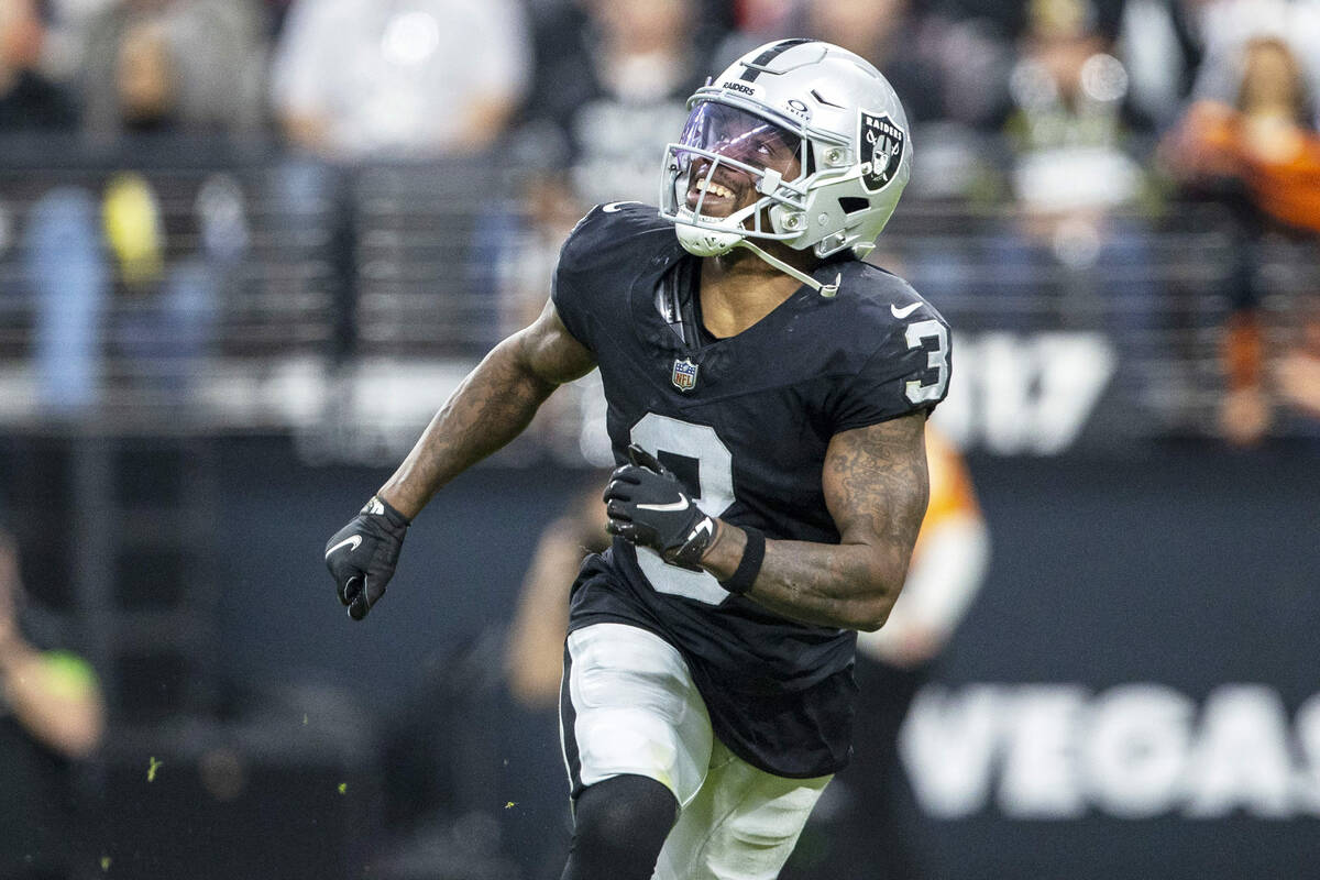 Raiders wide receiver DeAndre Carter (3) fields a kick return during the second half of an NFL ...