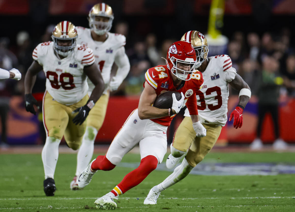 Kansas City Chiefs wide receiver Justin Watson (84) runs the ball against the San Francisco 49e ...