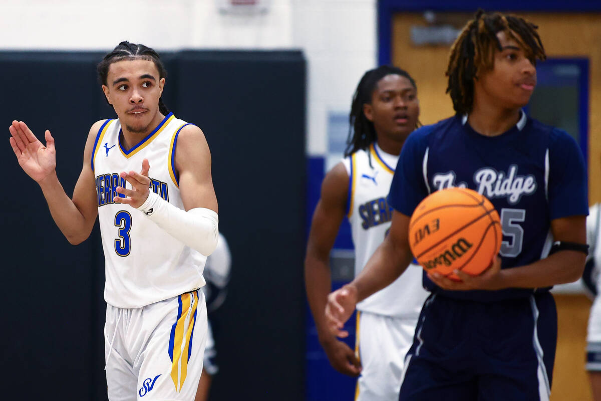 Sierra Vista guard Khamari Taylor (3) celebrates after an offensive foul was called on Shadow R ...