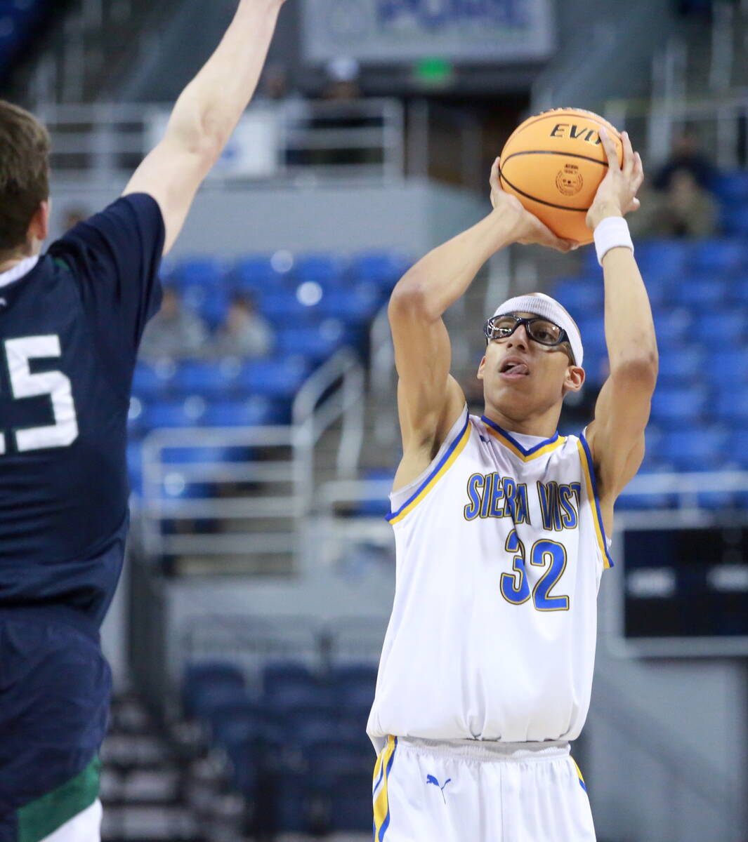 Sierra Vista junior Xavion Staton steps out for a 3-pointer during the Class 4A state champions ...