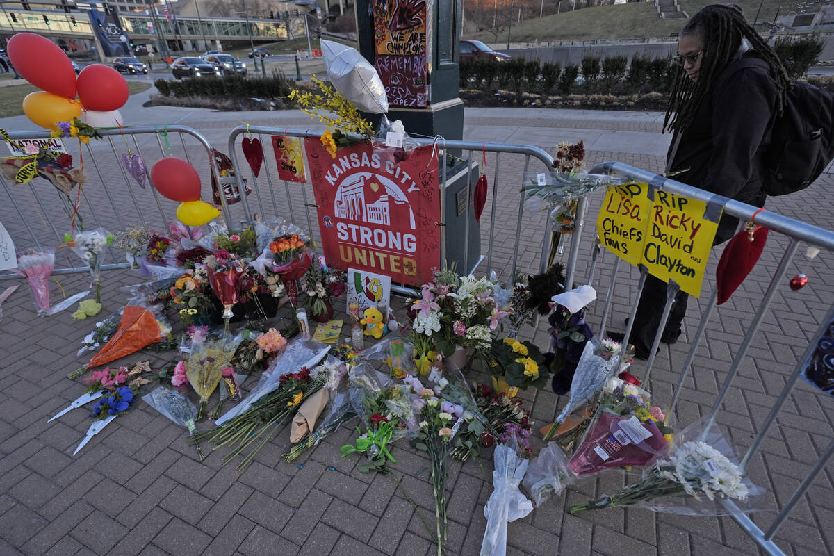 Chiefs parade shooters: Could 'stand your ground' law apply to Super Bowl parade shooters? | Nation and World - Vimarsana News
