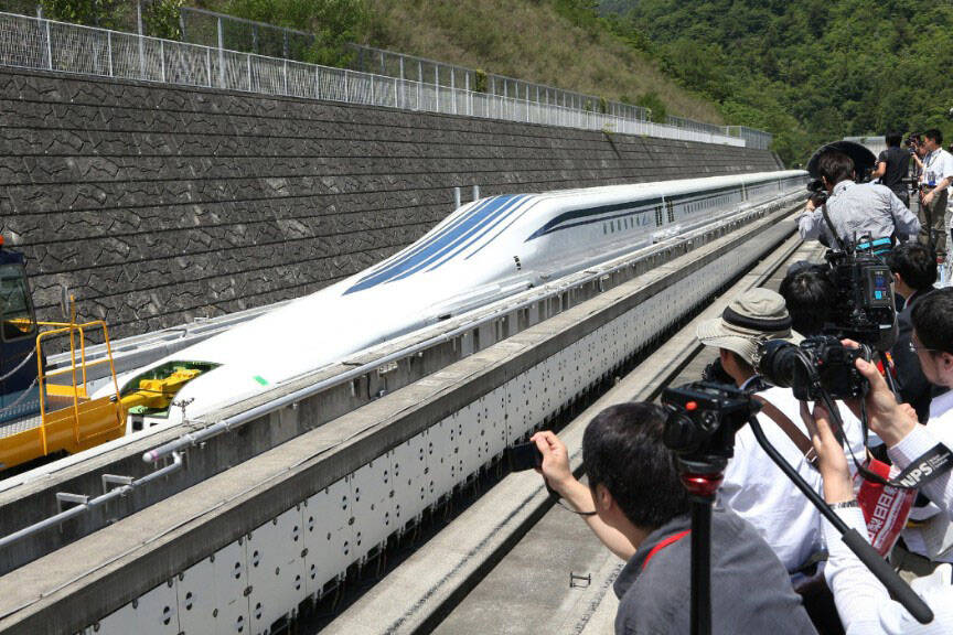 Japan's maglev train goes 374 mph, sets world record. (CNN)