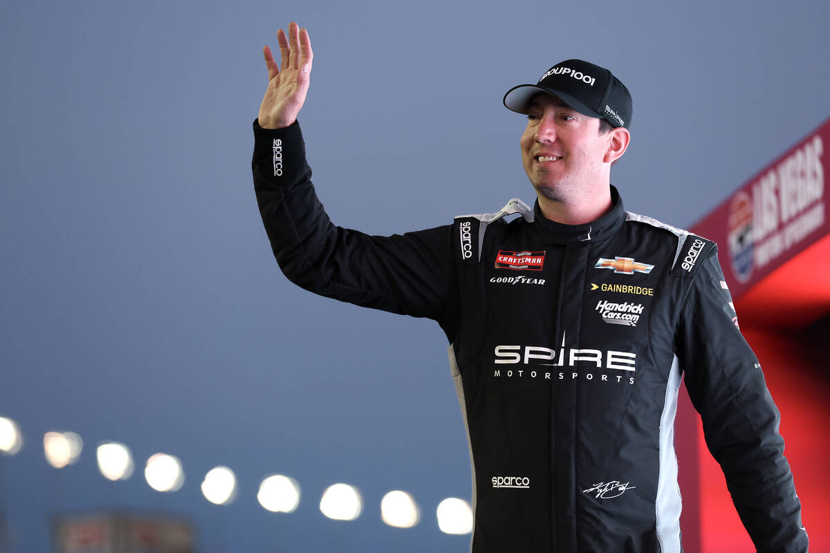 Kyle Busch, who is from Las Vegas, waves as he is introduced before the Victoria's Voice Founda ...