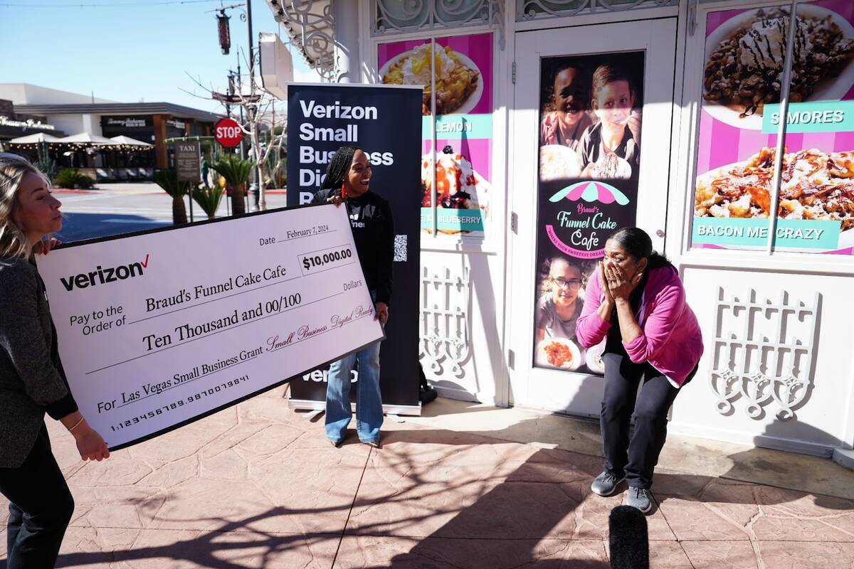 Braud’s Funnel Cake Cafe of Las Vegas receives surprise 10,000 check from Verizon Food