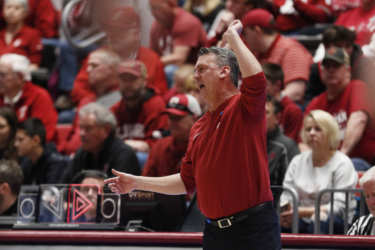 Washington State head coach Kyle Smith directs his team during the second half of an NCAA colle ...