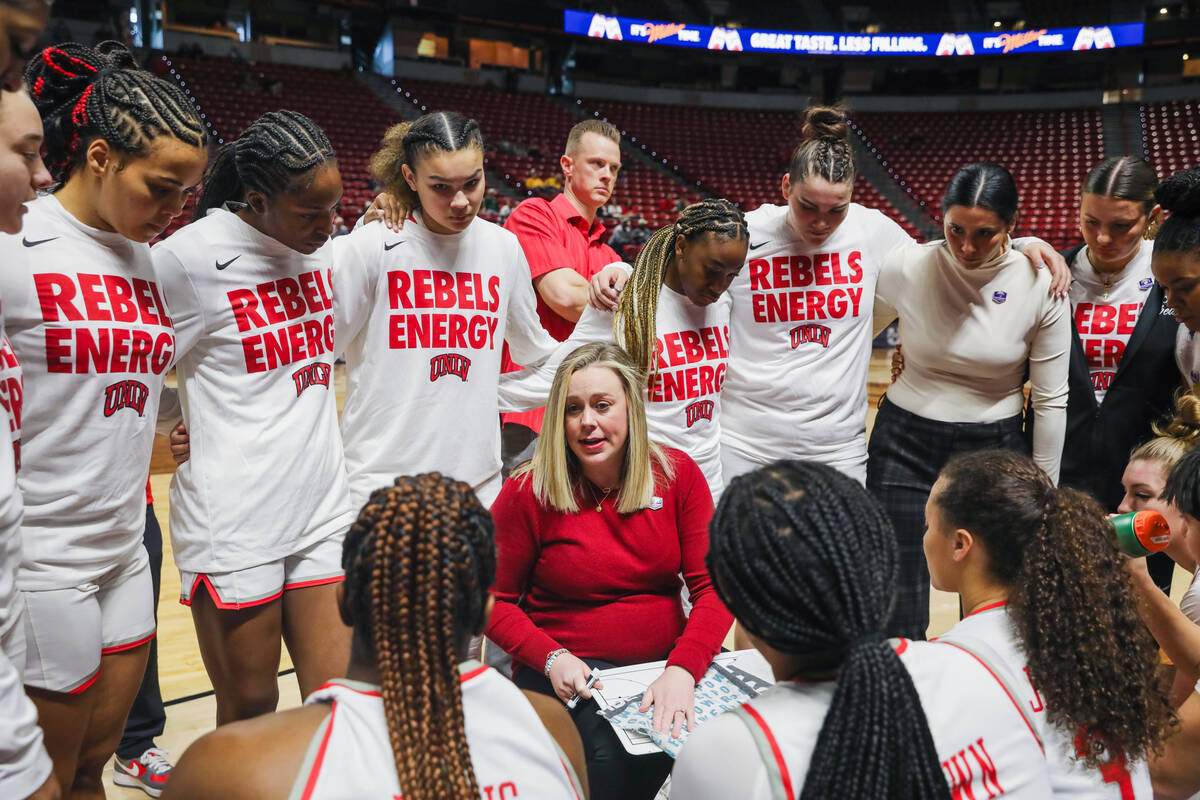 UNLV Lady Rebels head coach Lindy La Rocque talks to her players prior to their game against Fr ...