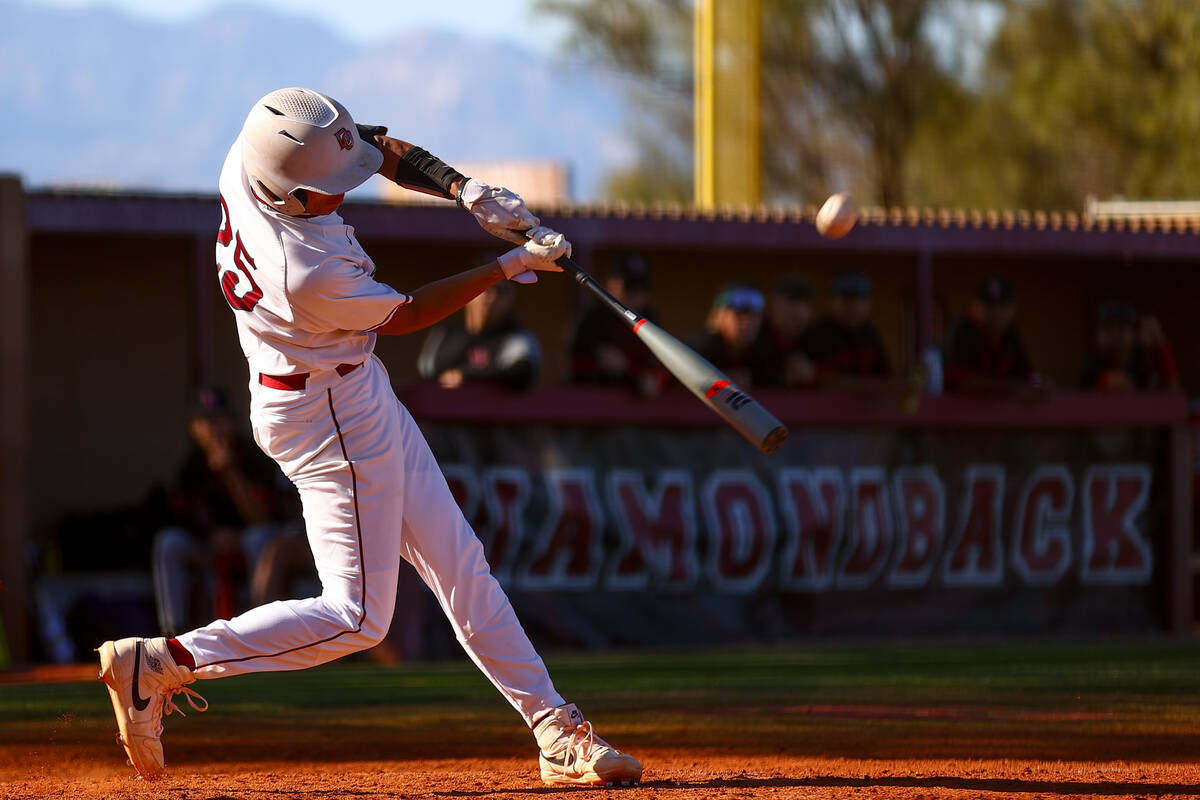 Desert Oasis’ Joell Castro bats against Las Vegas during a high school baseball game at ...
