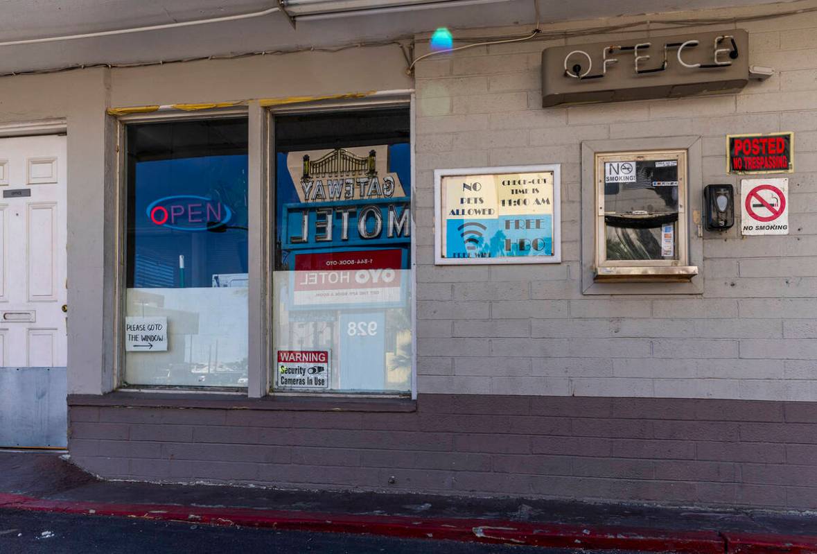 The soon to close Gateway Motel with a Siegel Suites behind it recently purchased by the Siegel ...