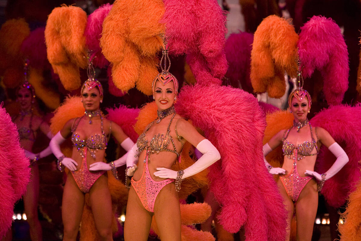 K.M. CANNON/LAS VEGAS REVIEW-JOURNAL Members of the cast of "Jubilee!" at Bally's perform Satu ...