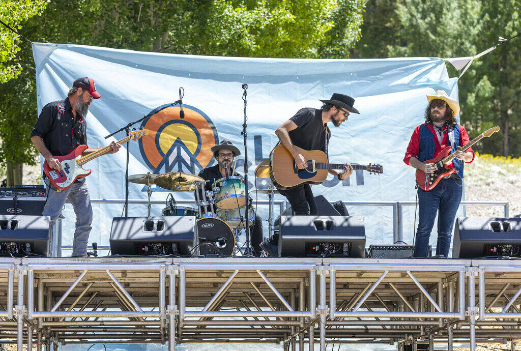 Jonny Hazard entertains the crowd during the Mountain Fest on Rabbit Peak at Mount Charleston o ...