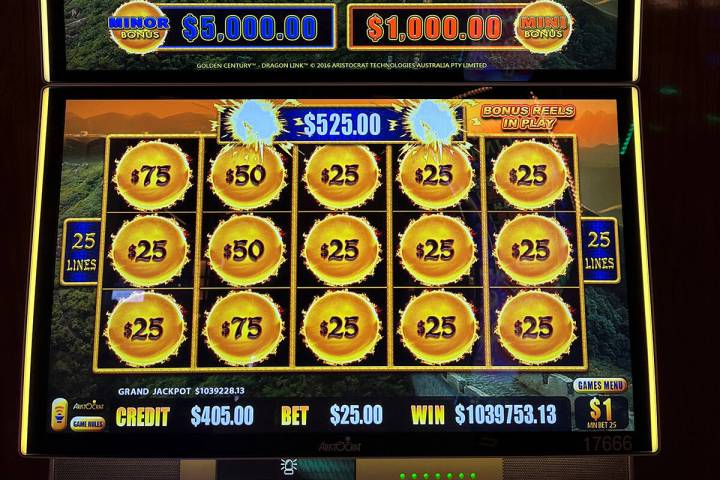 Los invitados ganaron un premio mayor de $1,039,754 con una apuesta de $25 en Dragon Link el domingo 14 de julio de 2024 en The...