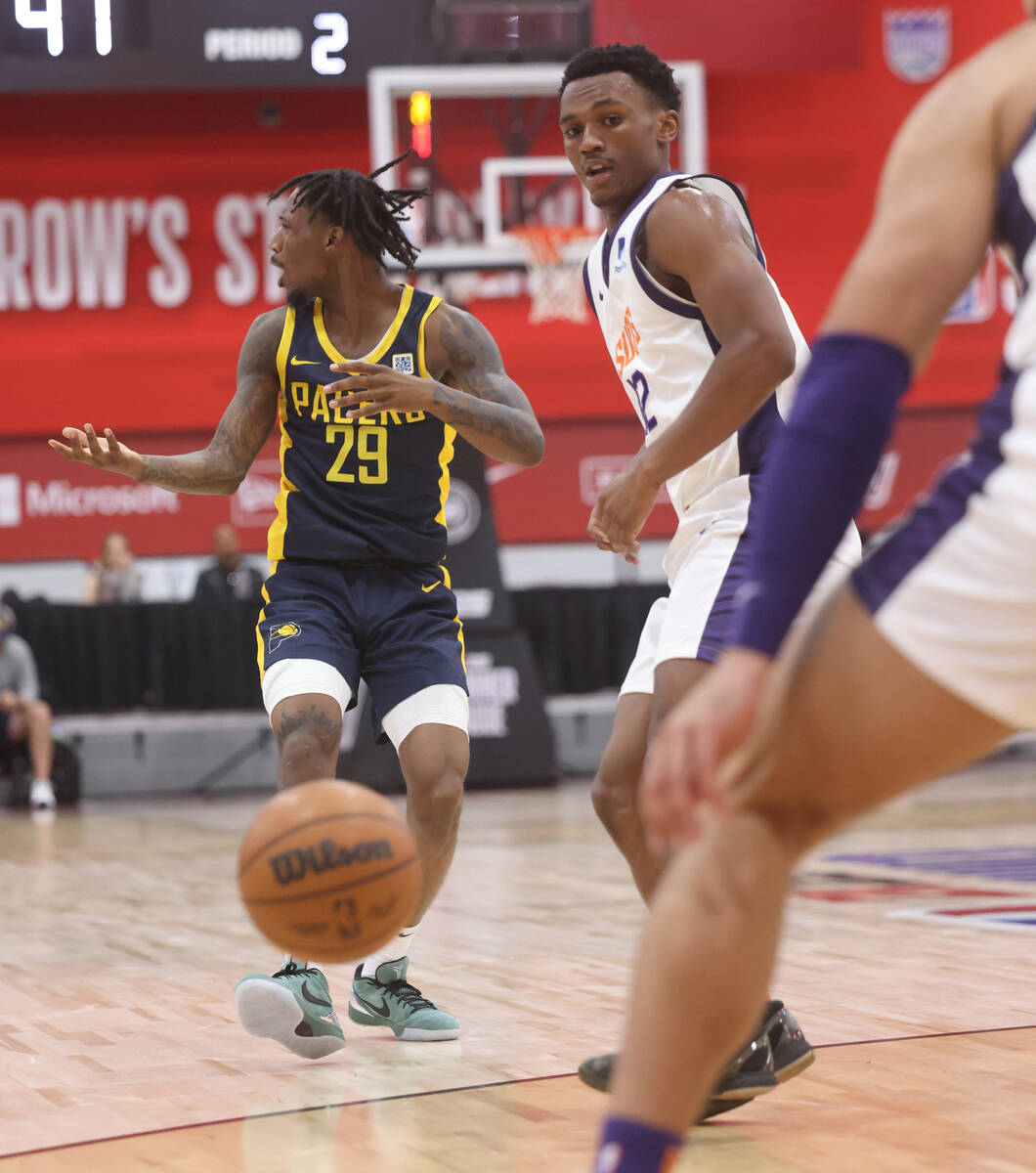 Indiana Pacers guard Quenton Jackson (29) looks for a foul call against Phoenix Suns guard Tyso ...