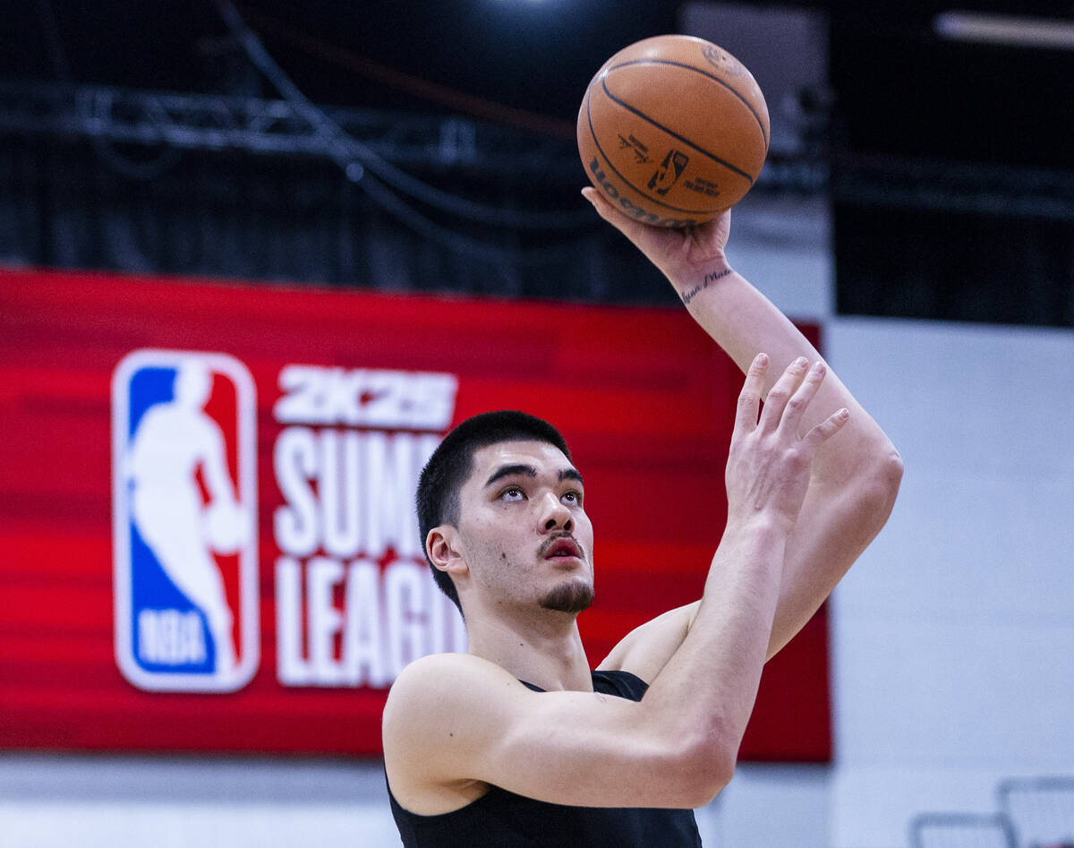 Memphis Grizzlies Center Zach Edey (14) eyes the basket as he warms up to face the New Orleans ...