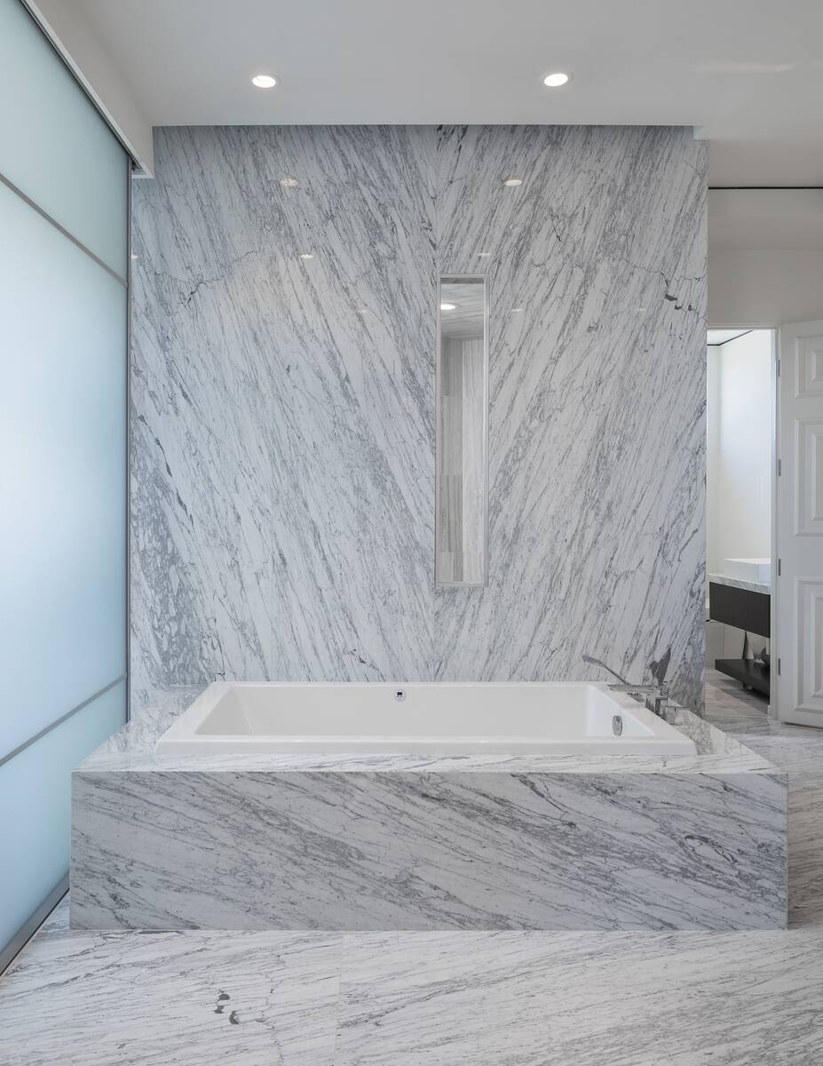 The master bath features a soaking tub. (Simply Vegas)