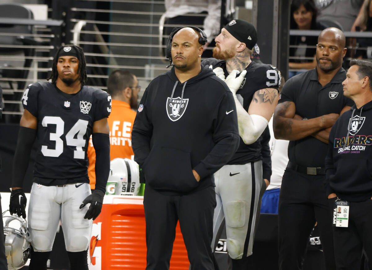 Raiders’ Maxx Crosby shoves coach during loss to Steelers, calls it ‘love push’ Raiders News