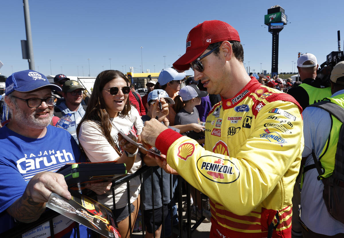 NASCAR South Point 400 Joey Logano qualifies for Round of 8 NASCAR