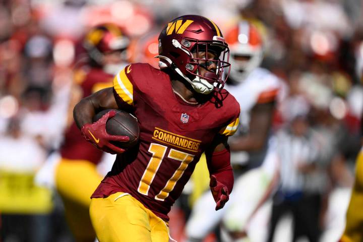 Washington Commanders wide receiver Terry McLaurin (17) in action during the second half of an ...