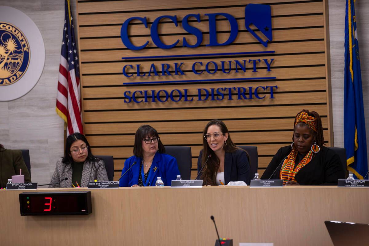 New CCSD trustees take oath of office, promising change | Education | Local