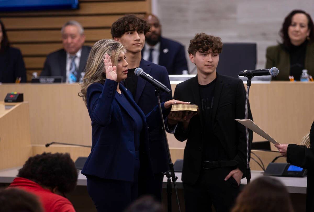 New CCSD trustees take oath of office, promising change | Education | Local