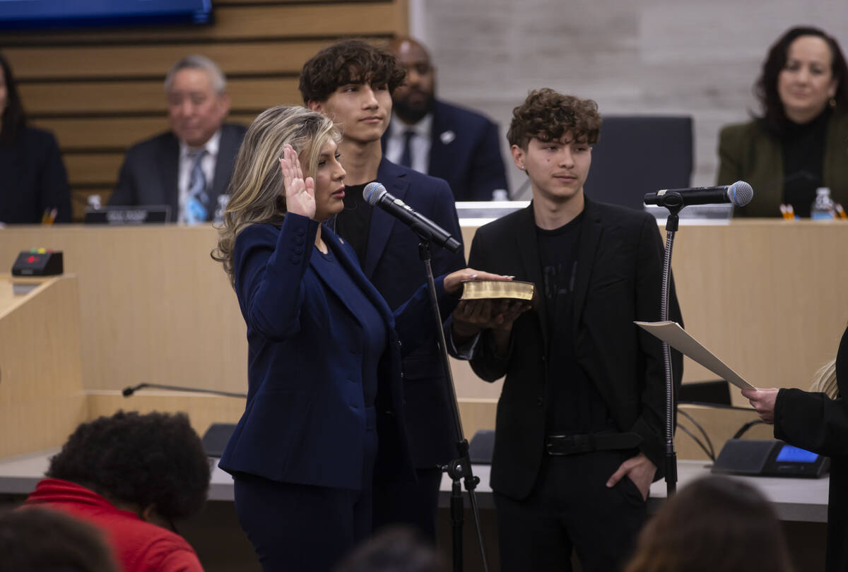 New CCSD trustees take oath of office, promising change | Education | Local