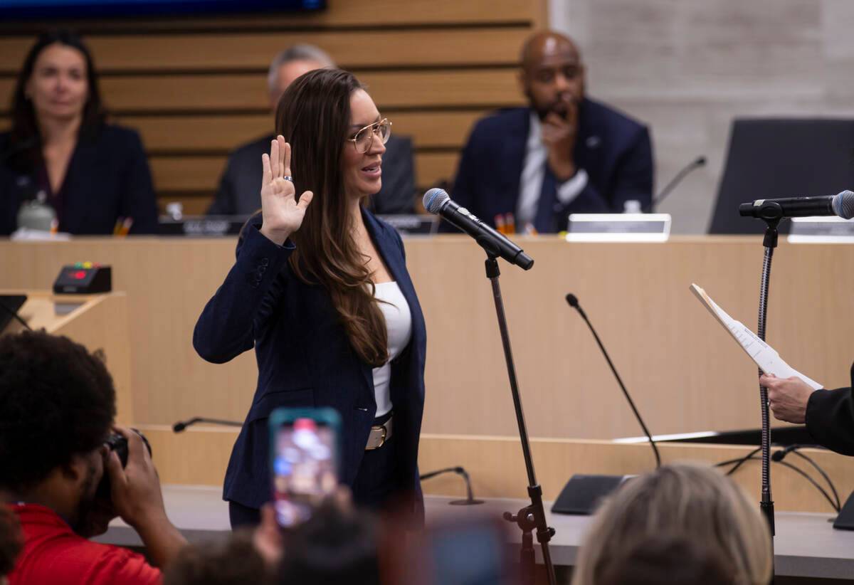 New CCSD trustees take oath of office, promising change | Education | Local