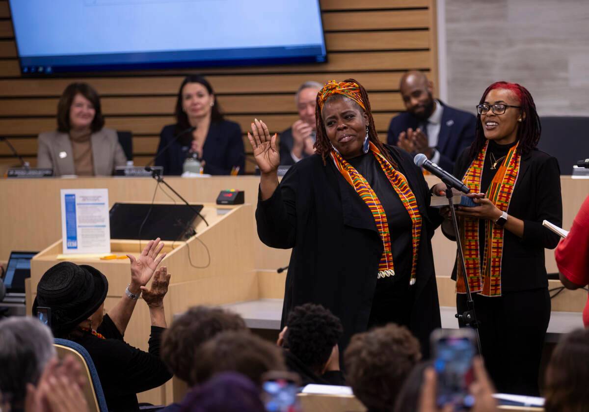 New CCSD trustees take oath of office, promising change | Education | Local