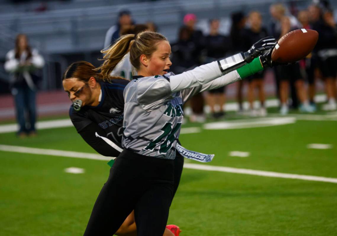 Palo Verde's Samantha Manzo (26) gets tagged out by Shadow Ridge's Brynne Alia (11) during a fl ...