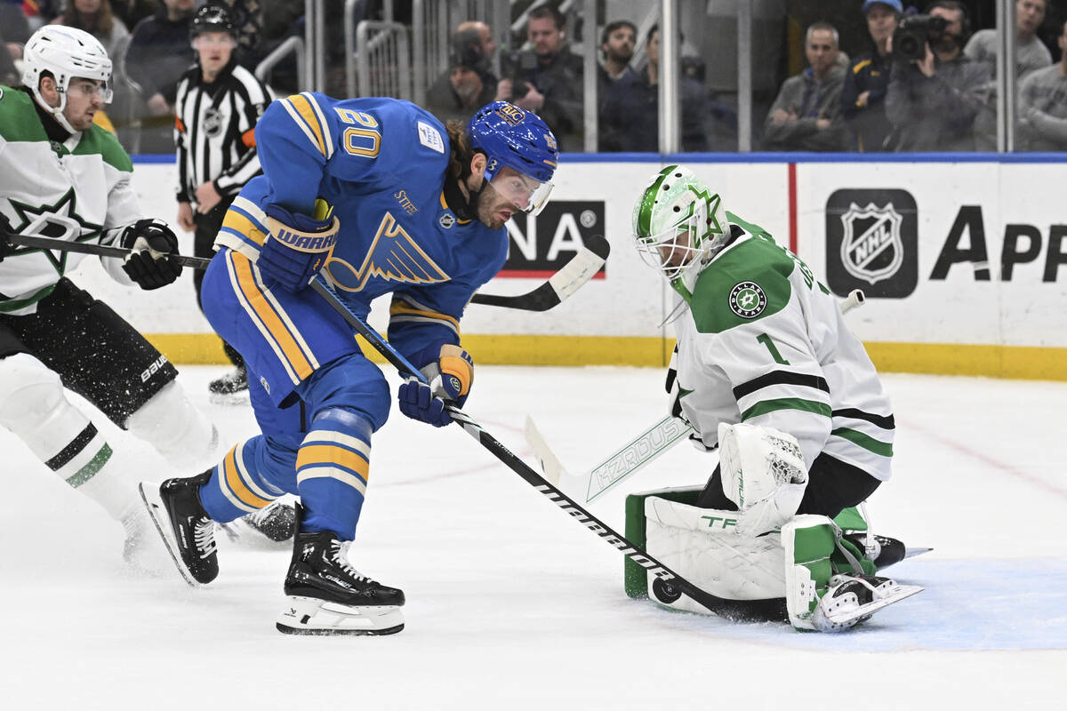 Dallas Stars' goaltender Casey DeSmith (1) blocks a shot from St. Louis Blues' Brandon Saad (20 ...