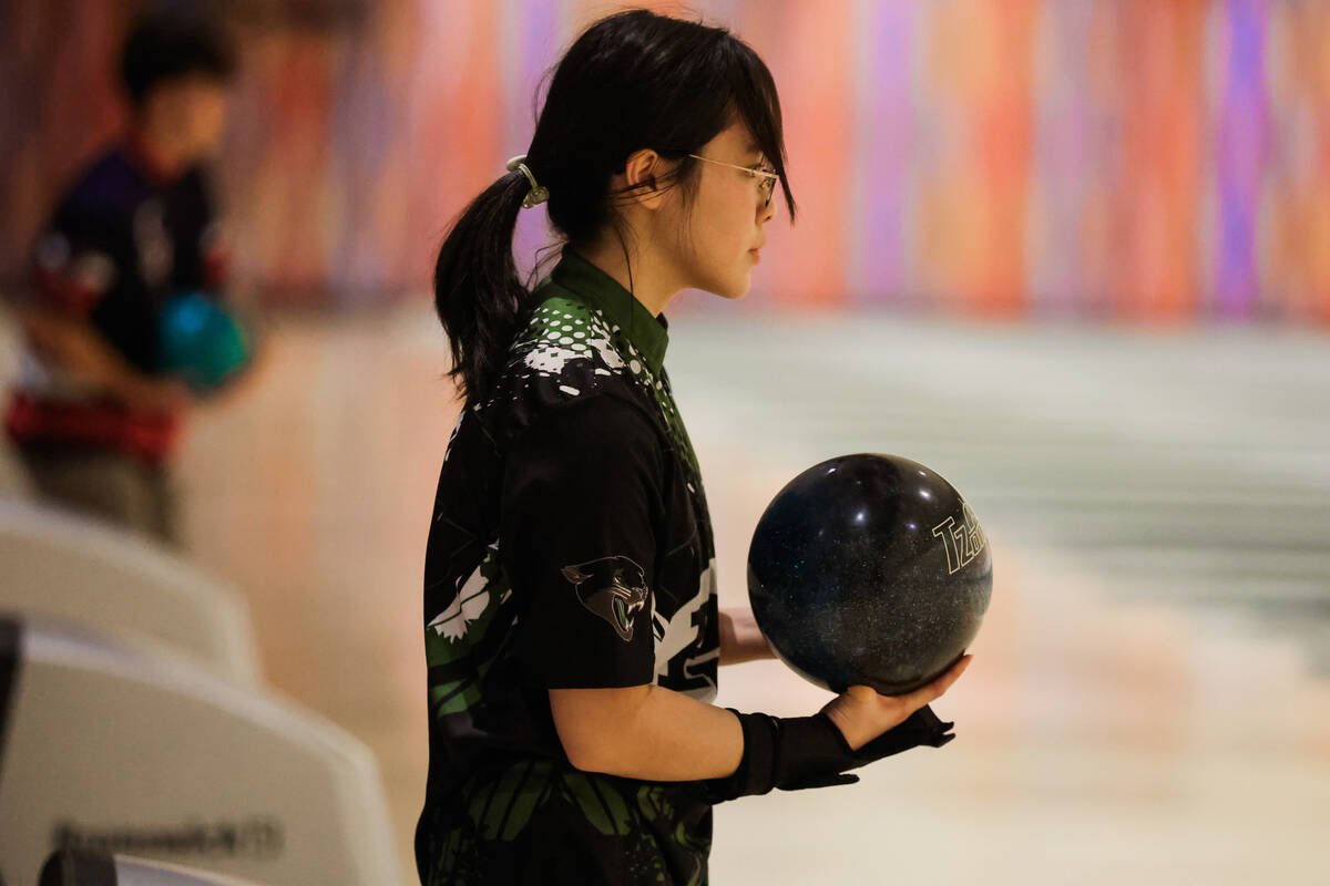 Palo Verde bowler Wing Yiu Lee prepares to throw her ball during high school bowling individual ...