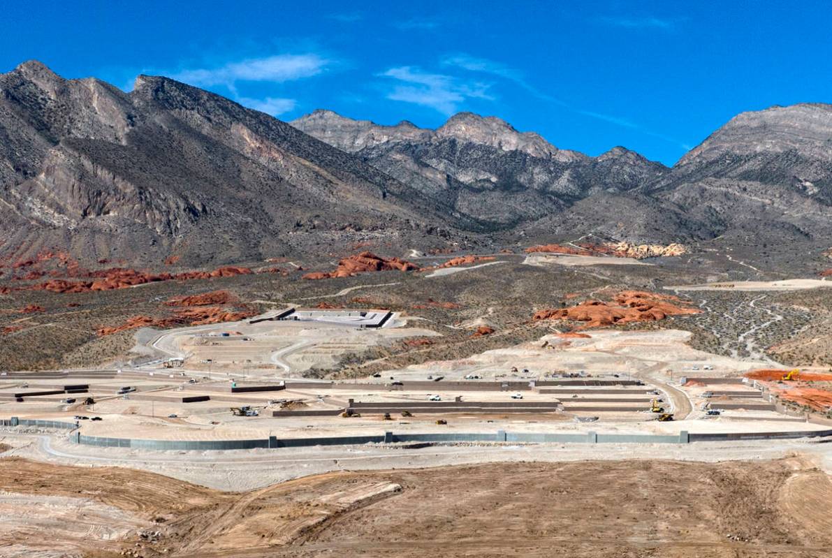 Development of a new luxury housing project a few miles from the Summerlin Parkway-215 Beltway ...
