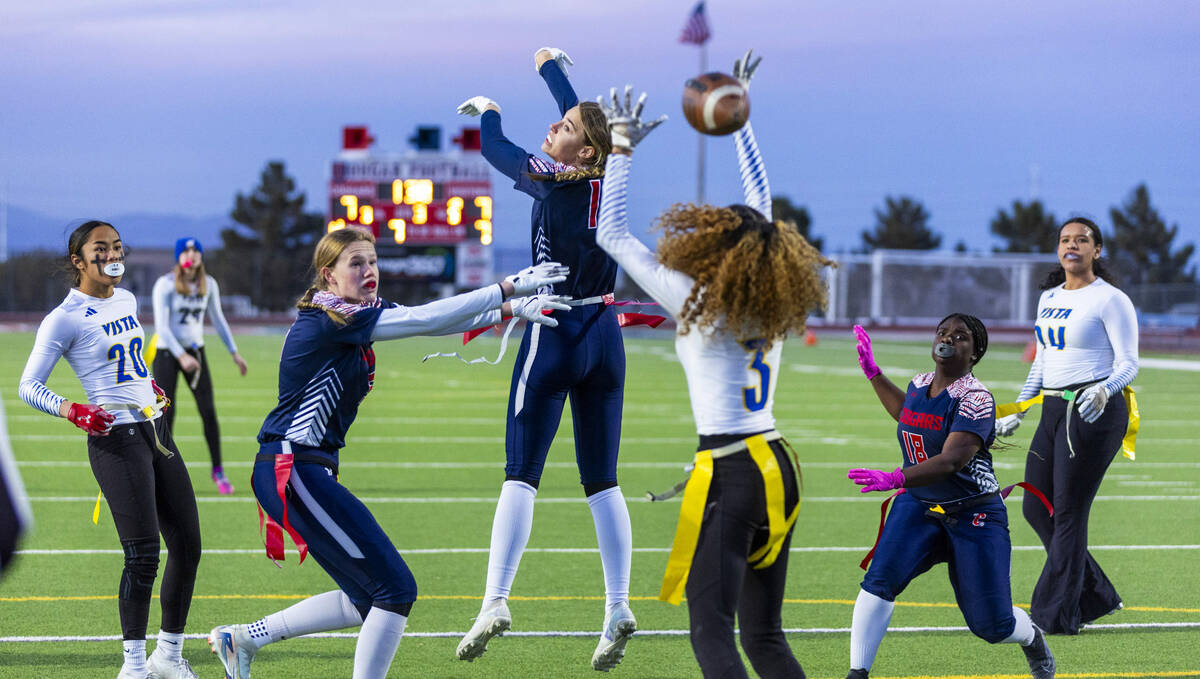 Sierra Vista receiver Jshana Hunton (3) is unable to secure a touchdown pass over Coronado defe ...