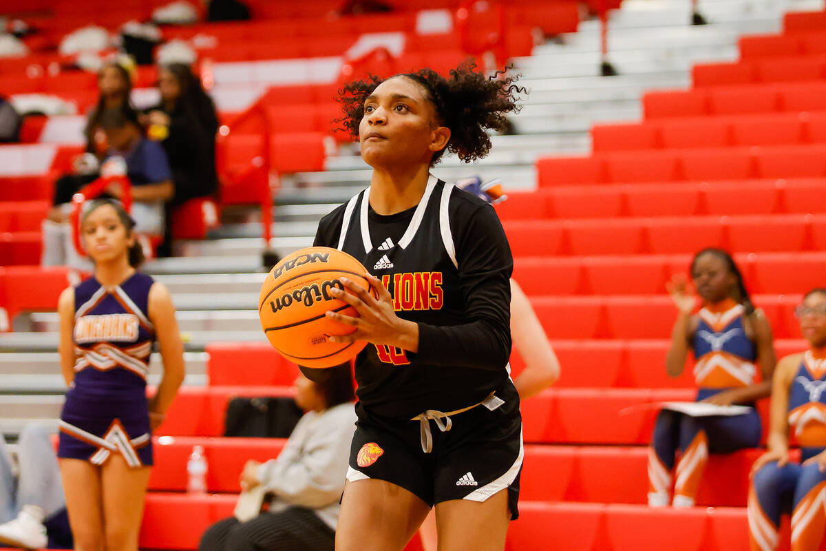 Losee guard Jazmine Williams (10) shoots a baseline jump shot during a Class 4A girls basketbal ...
