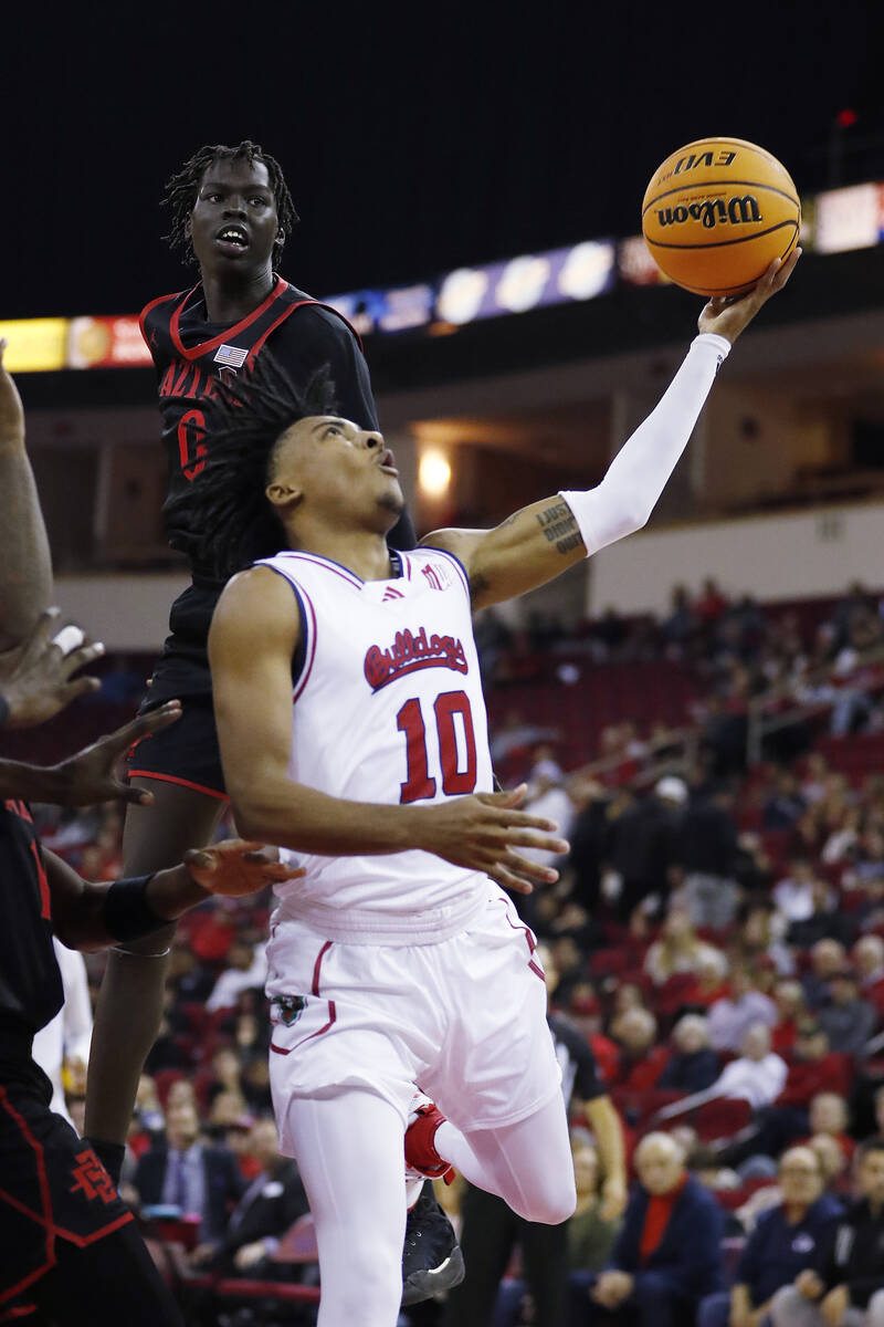 Fresno State's Zaon Collins goes in for a layup against San Diego State during the second half ...