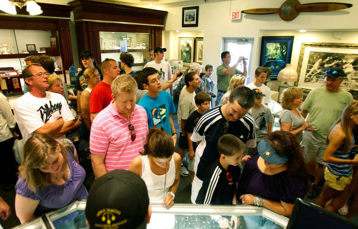 "Pawn Stars" fans crowd the floor at Gold & Silver Pawn Shop in Las Vegas Wednesday, July 21, 2 ...