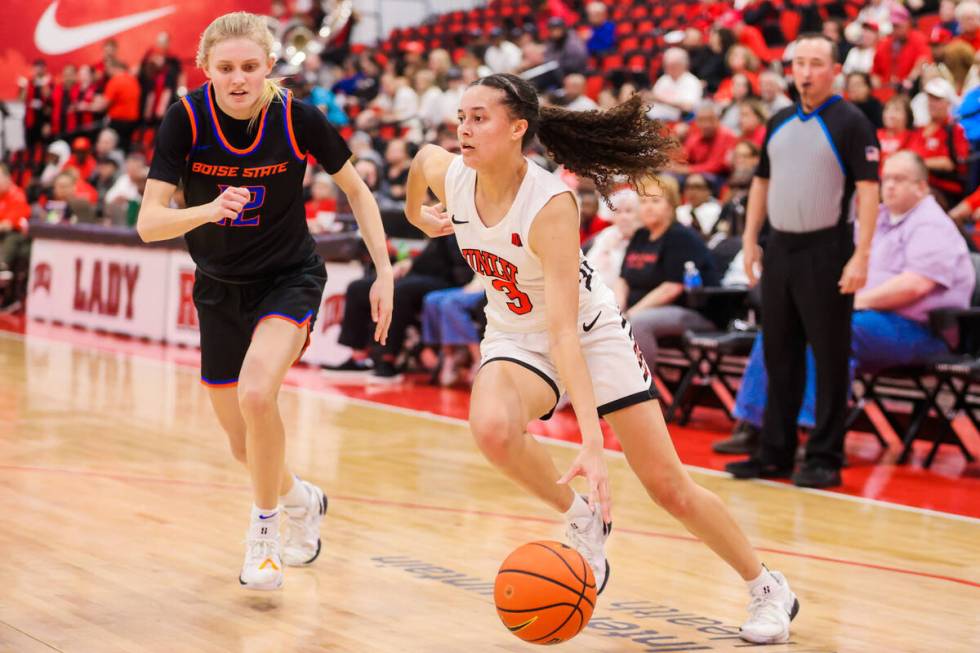 Lady Rebels guard Kiara Jackson (3) dribbles the ball during an NCAA women’s basketball ...