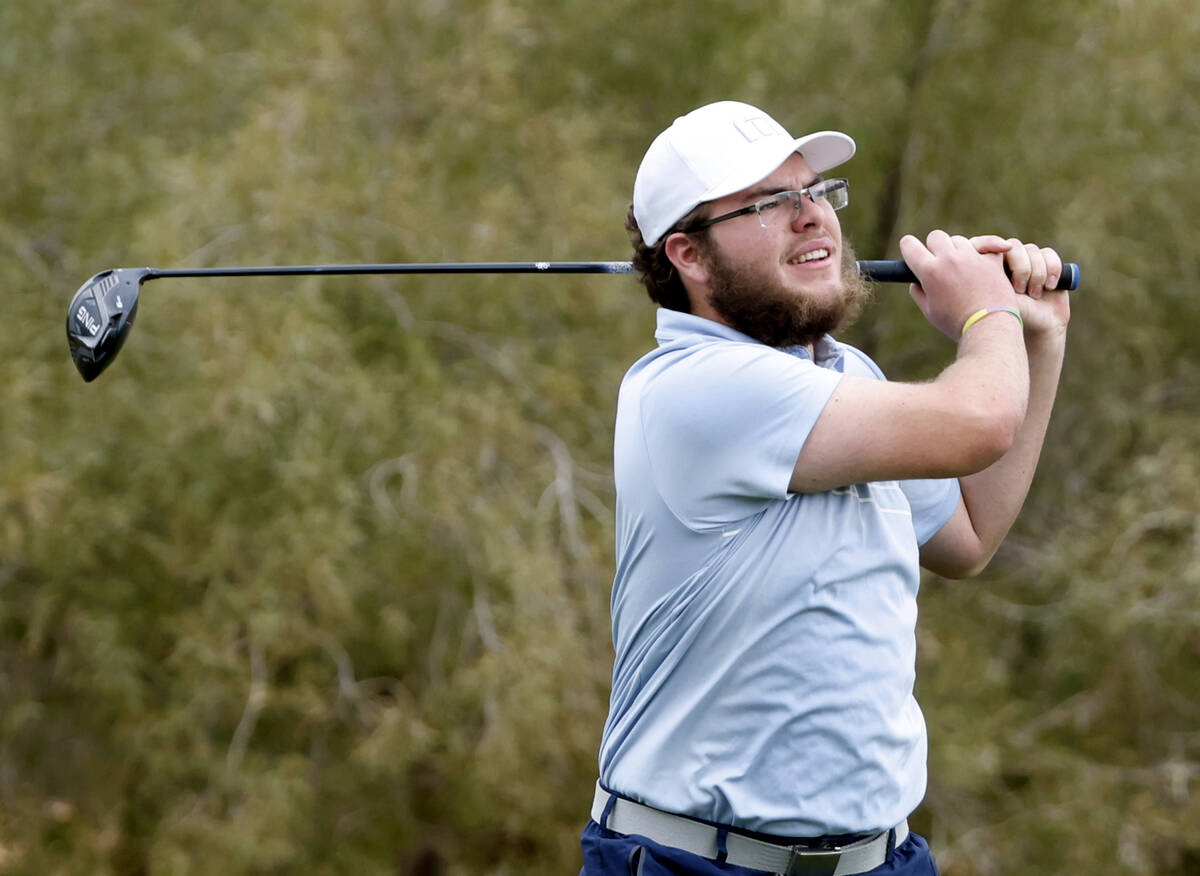 Foothill's Matt Throw watches his drive as he tees off on the tenth during Class 5A boys golf D ...
