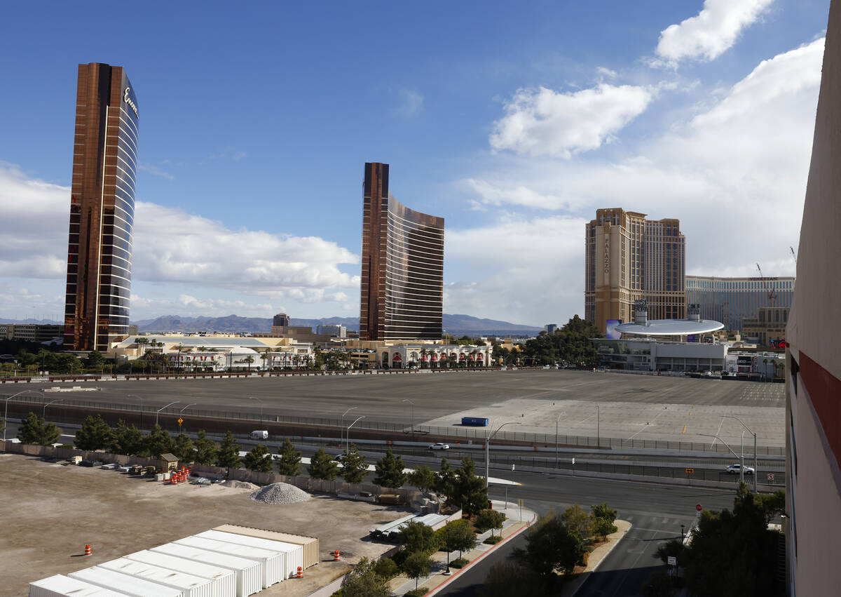 A vacant land, center, at the southwest corner of Las Vegas Boulevard and Genting Boulevard is ...