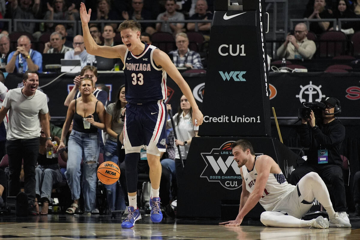 Gonzaga forward Ben Gregg (33) reacts after a play against Saint Mary's during the first half o ...