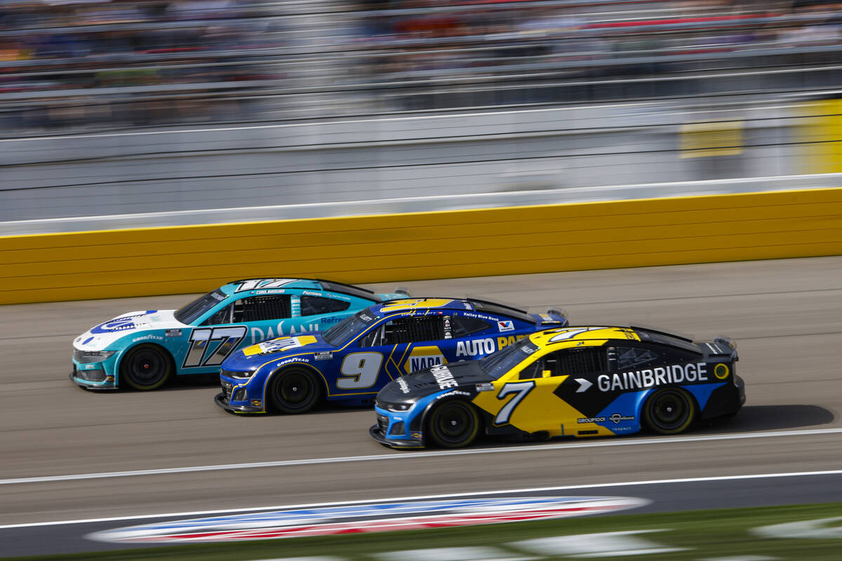 Drivers Chris Buescher (17), Chase Elliott (9) and Justin Haley (7) compete during the Pennzoil ...