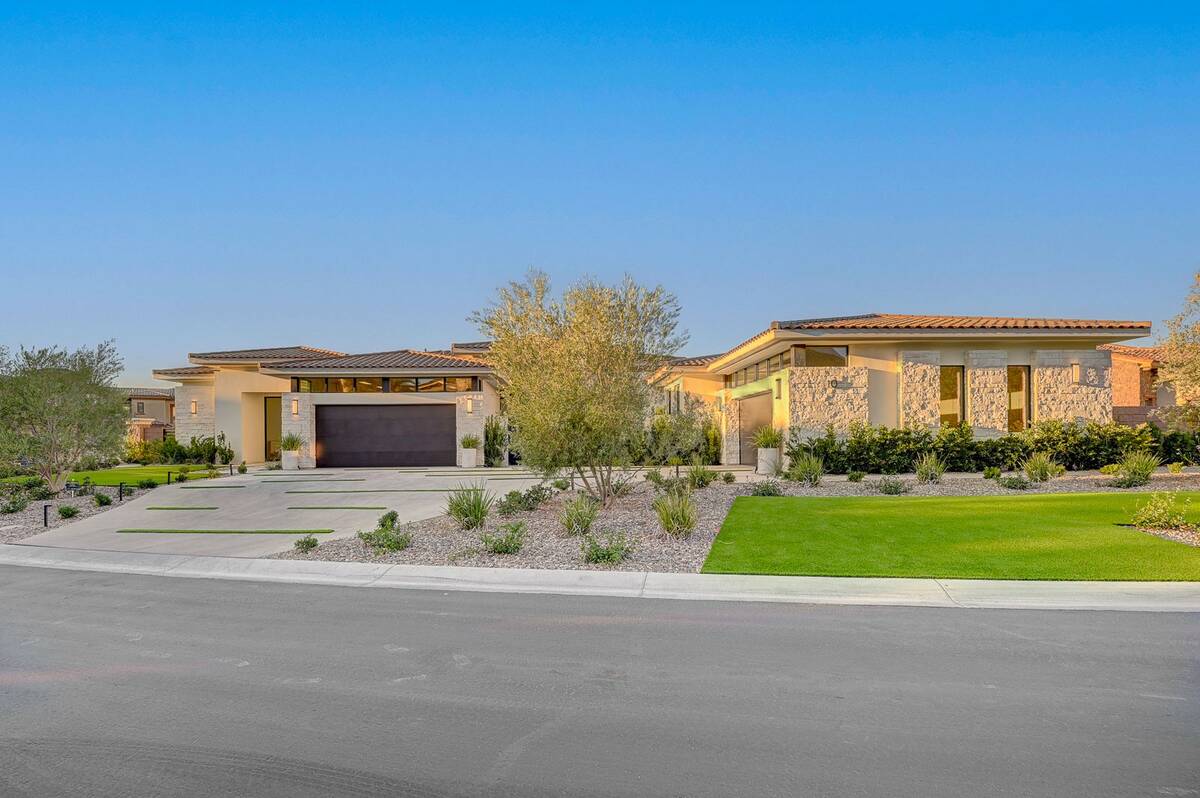 10 Cottonwood Court, located in the Augusta Canyon neighborhood in Southern Highlands, this hom ...