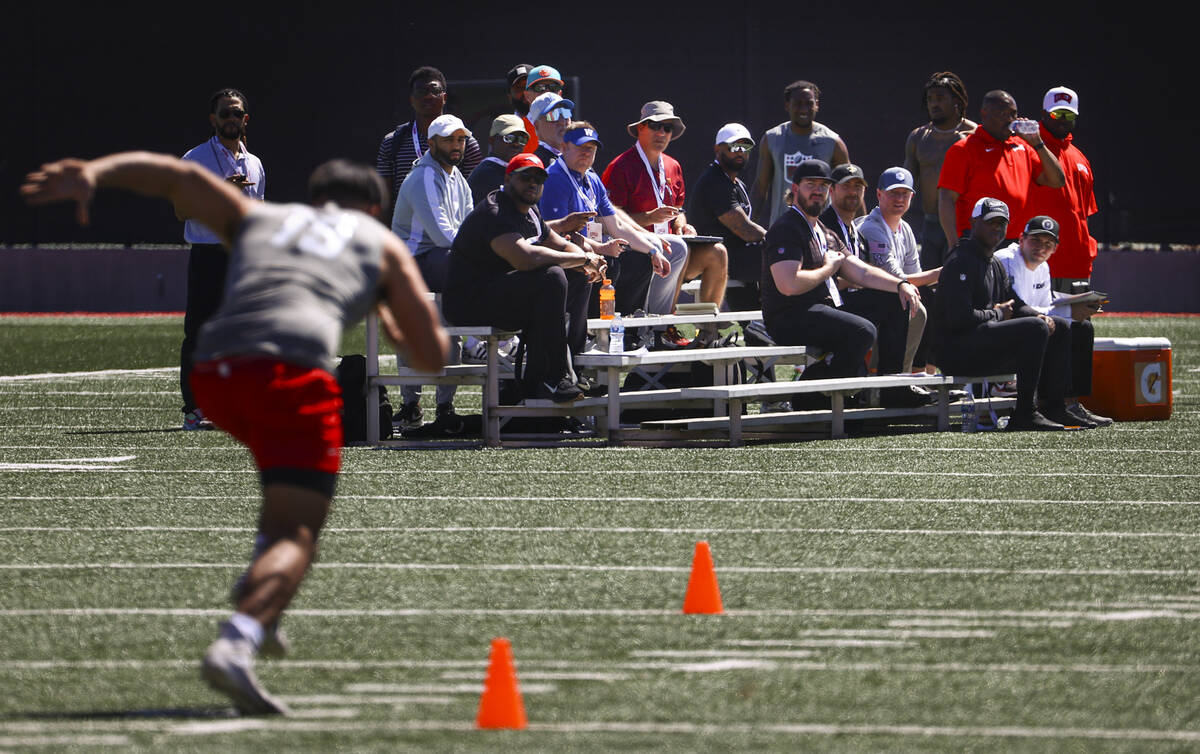 UNLV tight end Kaleo Ballungay runs the 40-yard dashduring UNLV football's Pro Day at the Ferti ...
