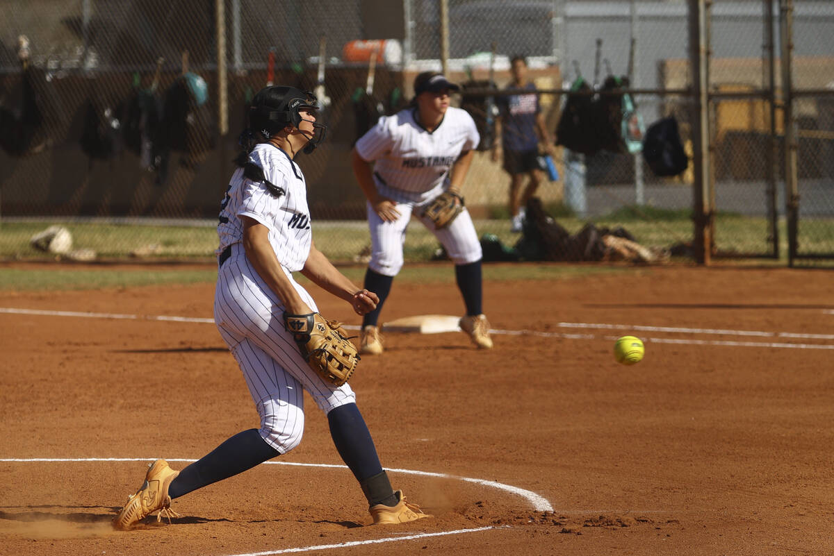 Shadow Ridge's Katelynn Quidato (22) pitches against Palo Verde during a softball game at Shado ...