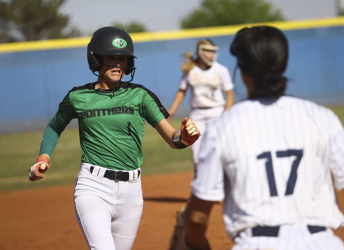 Palo Verde's Sophia Quigley (1) runs to third base during a softball game at Shadow Ridge High ...