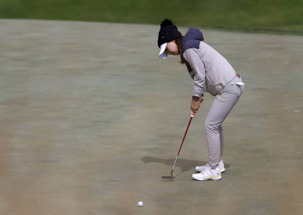 Jenny Shin of Korea watches her putt to the 2nd hole during the first round of the LPGA T-Mobil ...