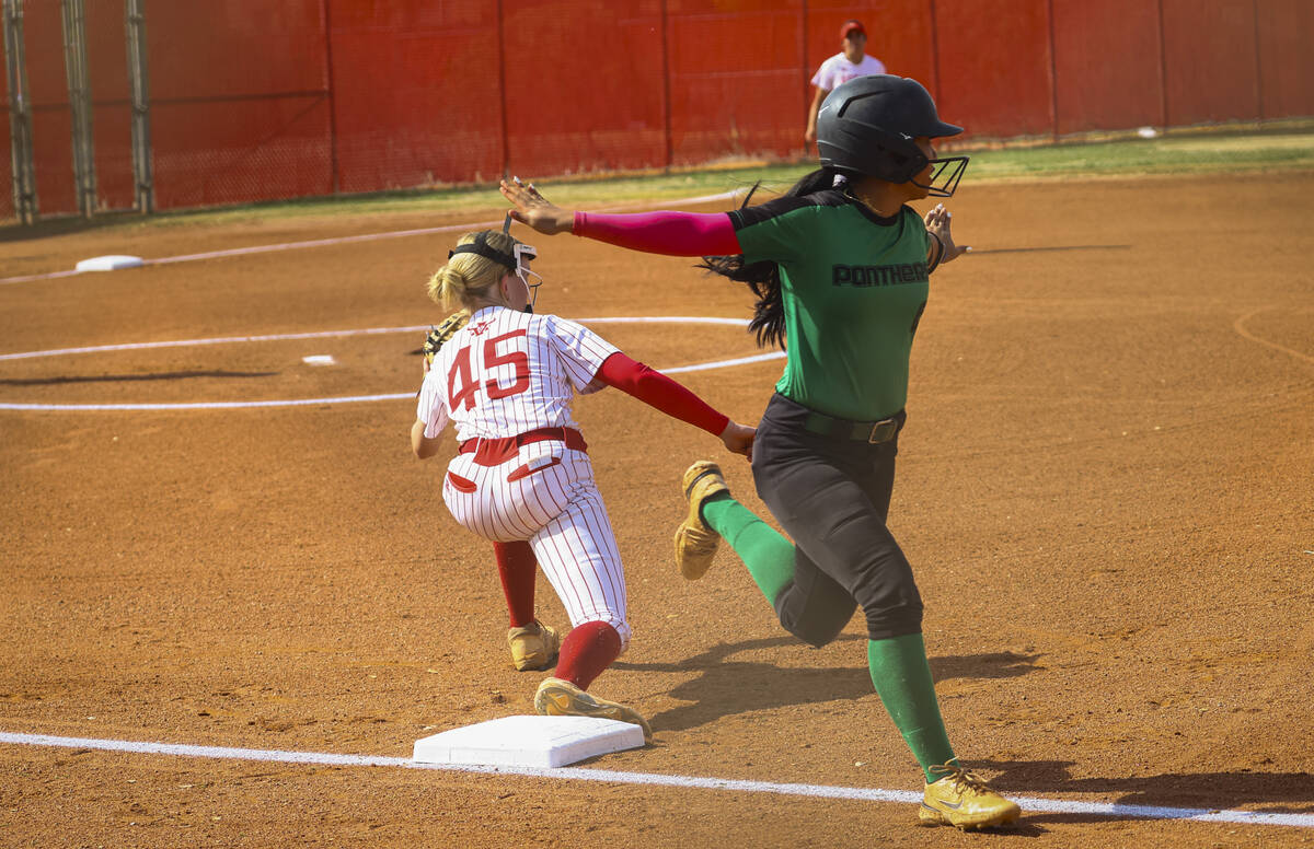 Palo Verde's Kayleen Enriquez (6) gets tagged out at 1st base by Arbor View's Addison Cordsen ( ...