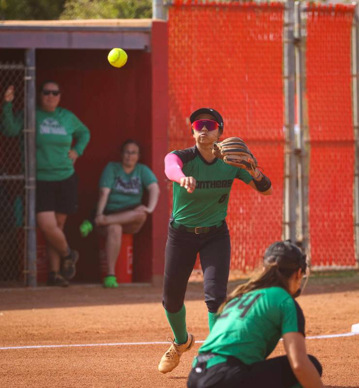 Palo Verde's Kayleen Enriquez (6) throws to first base during a softball game at Arbor View Hig ...