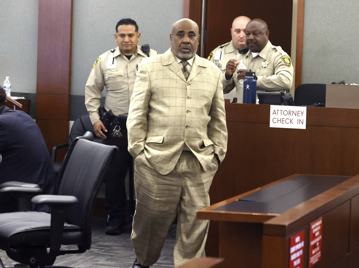 Duane Davis, who is facing murder charges in the killing of rapper Tupac Shakur in 1996, enters ...
