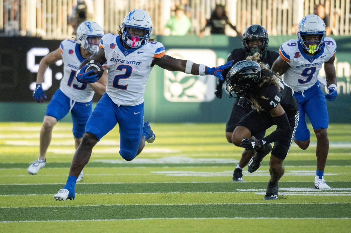 Boise State running back Ashton Jeanty (2) runs the ball for a 54-yard touchdown during the fir ...
